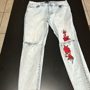 Forever 21 denim distressed rose embroidered skinny jeans